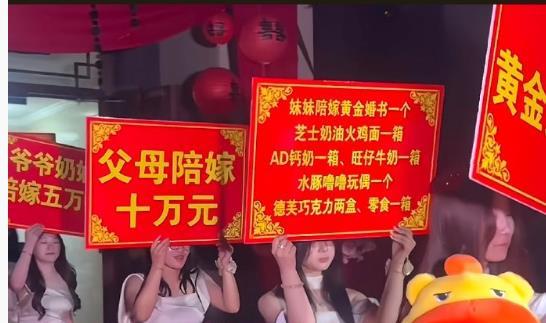 妹妹是把压箱底的零食都掏出来了。​​​