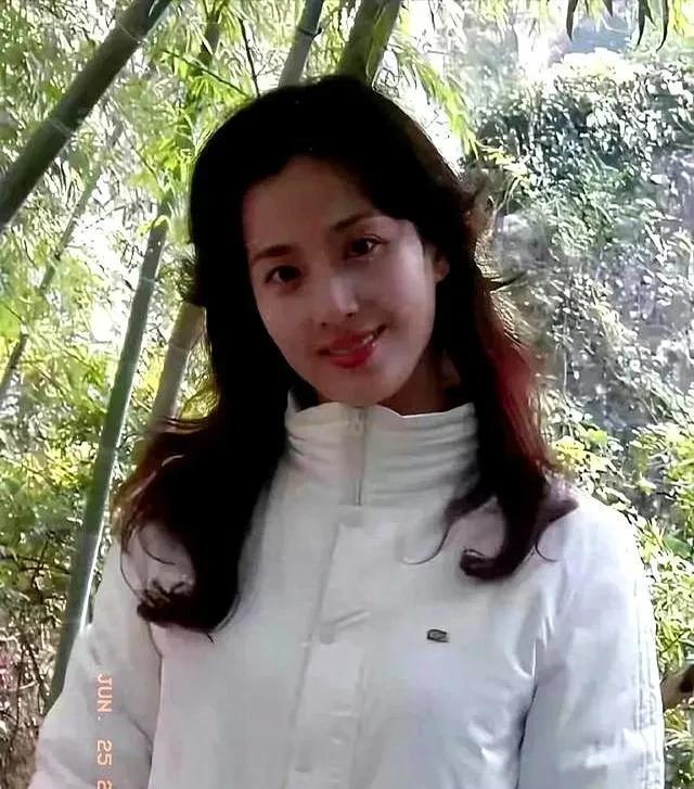 刘亦菲母亲惊艳时光的绝代佳人，成就天仙的幕后传奇