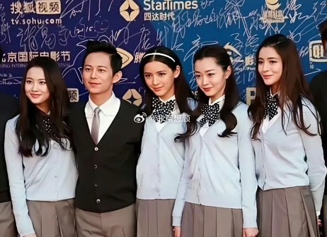 何炅导演的《栀子花开》四位女演员里，如今热度最高的竟是宋轶与张予曦。​