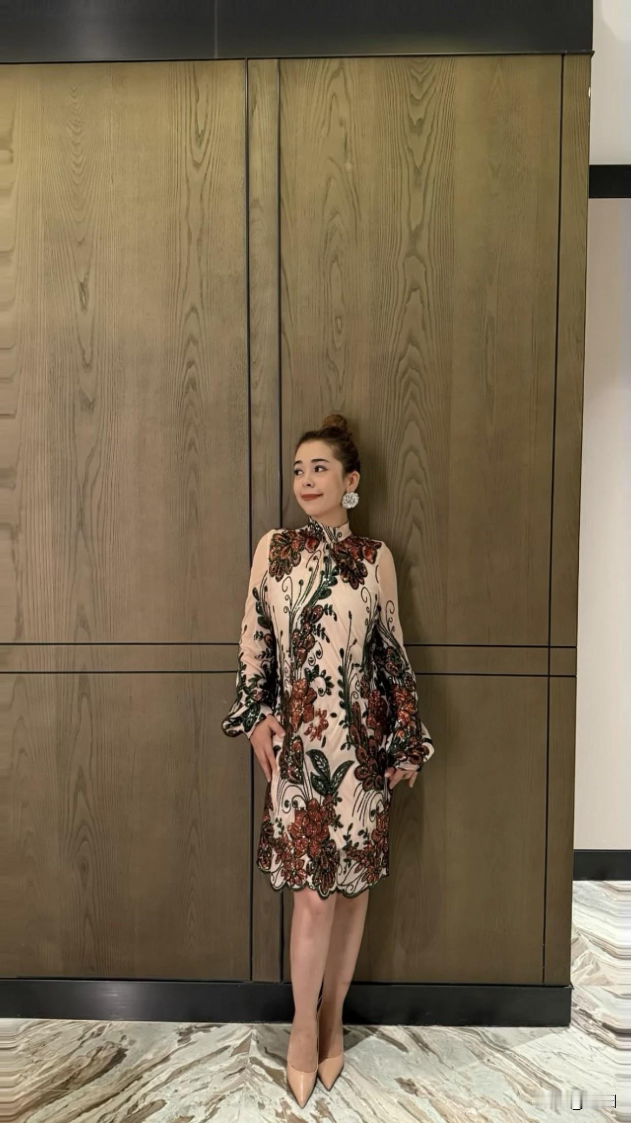 你认为漂亮的女人什么时候最迷人精心打扮后，外在美达到一个高峰。