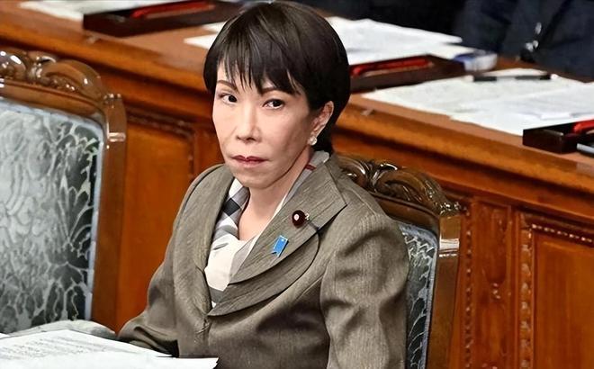 难受，这回是真的难受了！日本企业集体叫苦说自己没稀土，高市早苗的支持率连跌三个月
