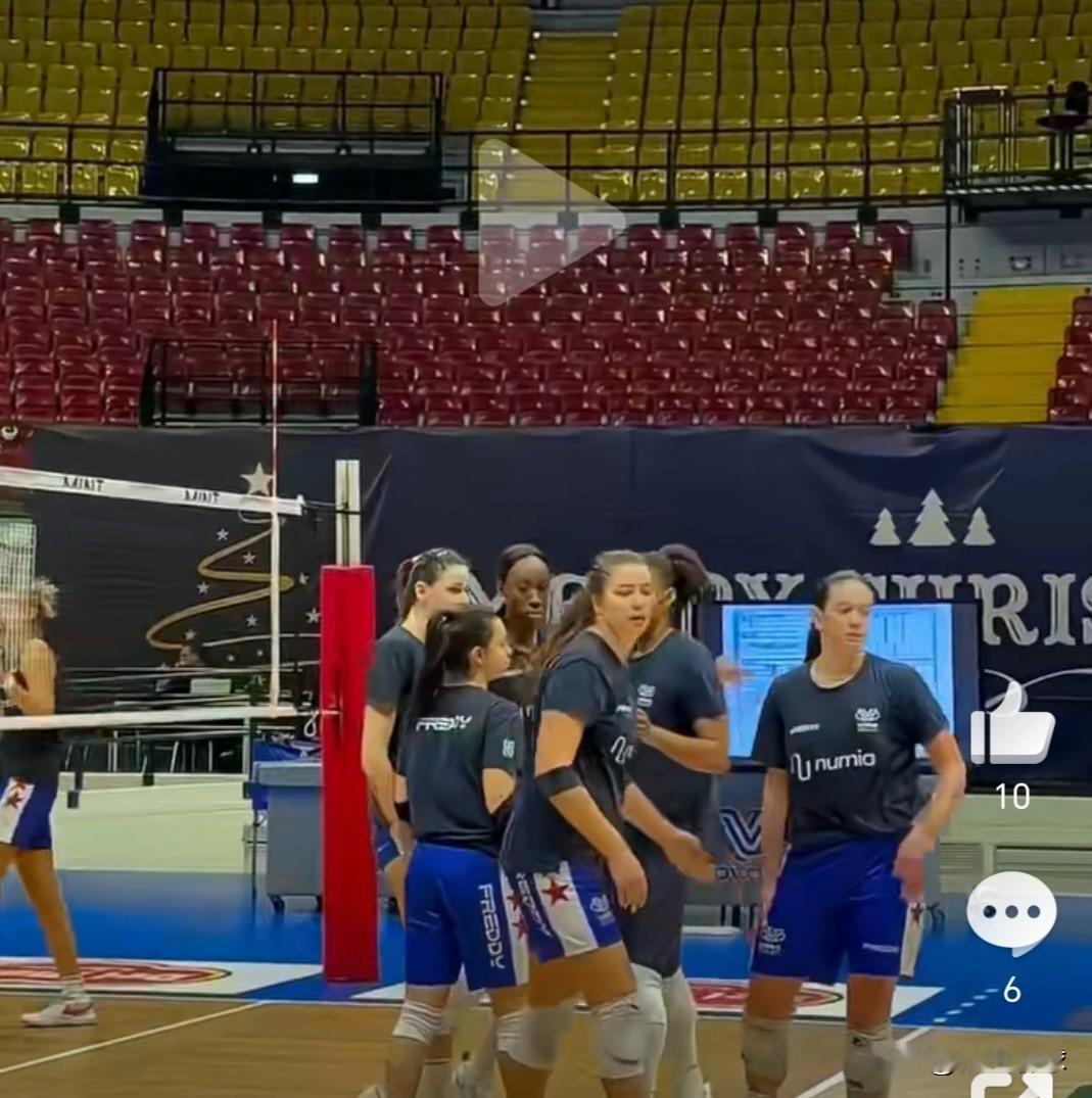 意大利米兰最新的队内训练视频，依然没有李盈莹的身影，留言区全是问妹妹、妹妹你在哪