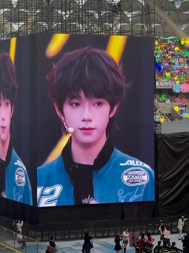 请选出你的第一眼帅哥