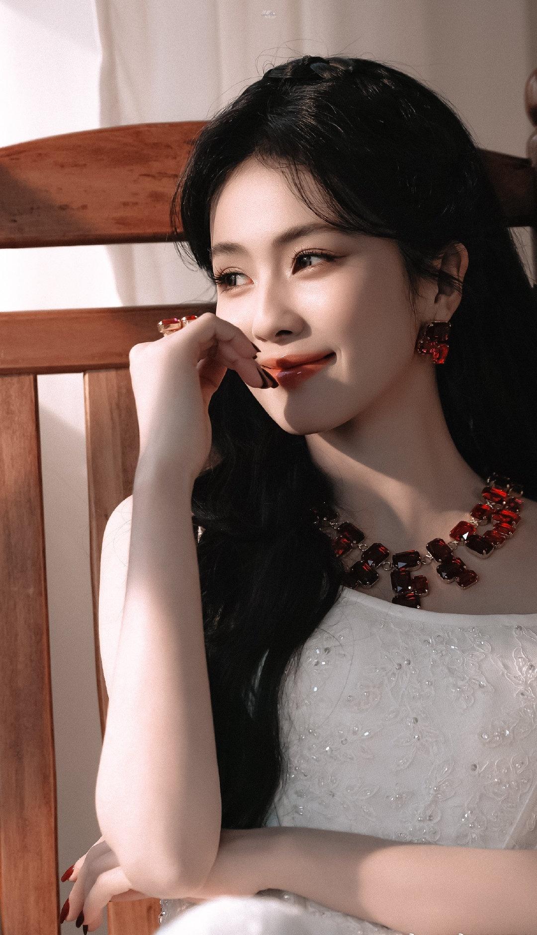 白鹿浙江卫视跨年晚会连发5条白鹿bl谁能拒绝白鹿用汤圆做的奶茶bl白鹿莫离b