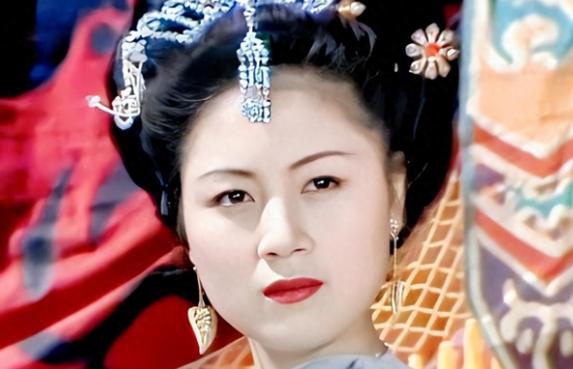 86版《西游记》里交通成本最高的女演员，只出场三分钟，而且一句台词都没有。 