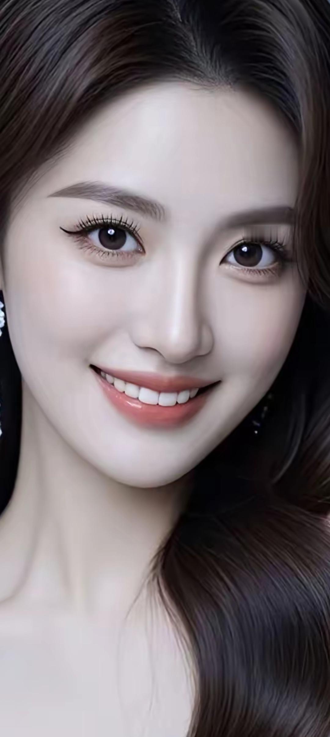 温柔甜美的微笑，散发着迷人的魅力！😊✨