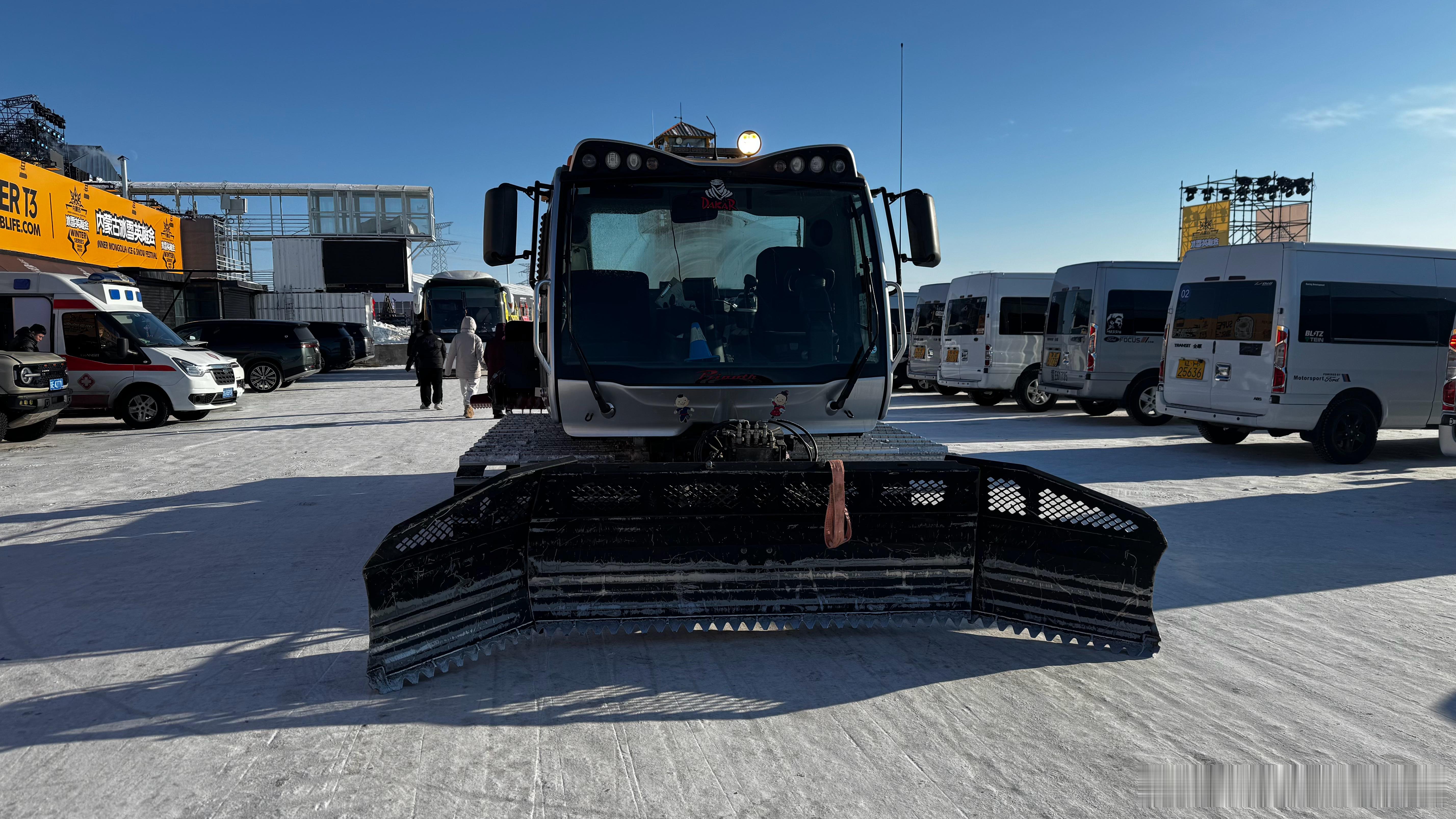 男人减速带哈哈哈