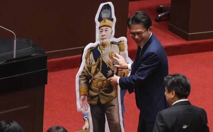 赖清德不出席弹劾案审查　黄国昌：期待14位绿委勇敢站出来立院今（21日）针对