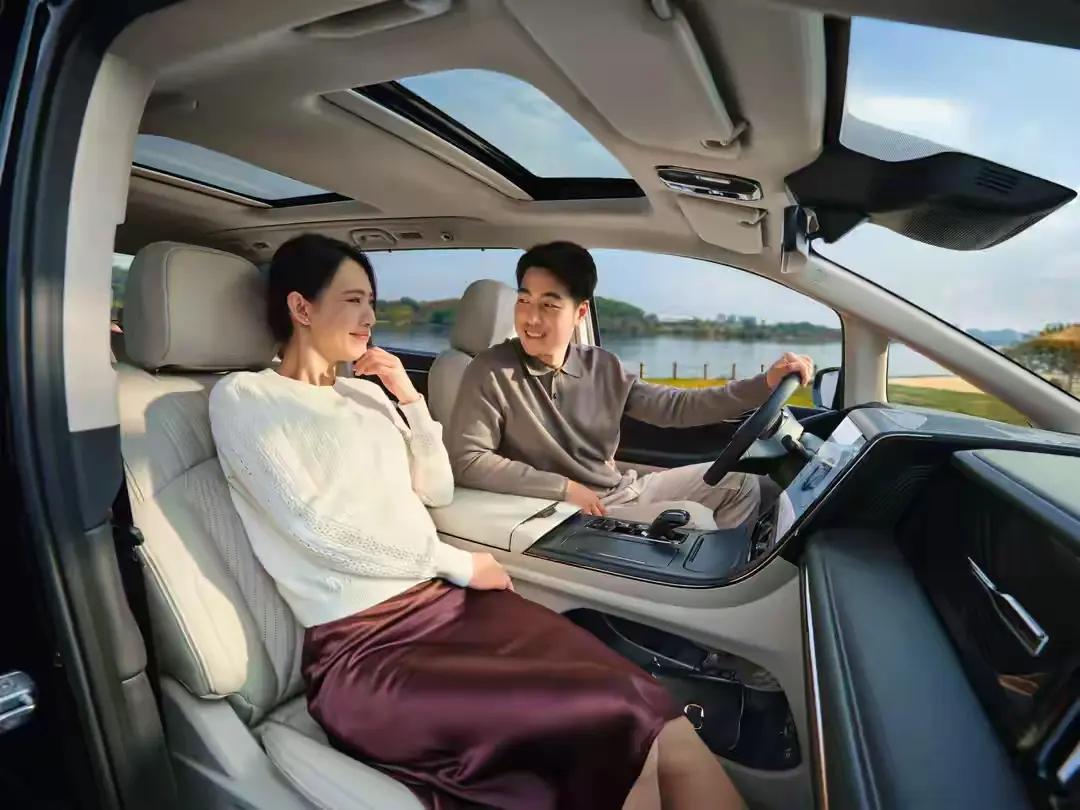 卷王入局，价格屠夫参战！一款豪华混动MPV，现在只要19万起！2026款传祺