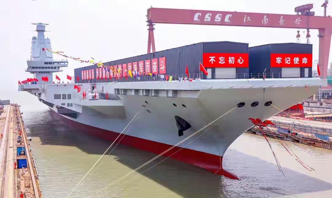 暴利疯抢、美军疲于奔命：中国航母，必须造够十艘以上！一边是10艘希腊油轮夜