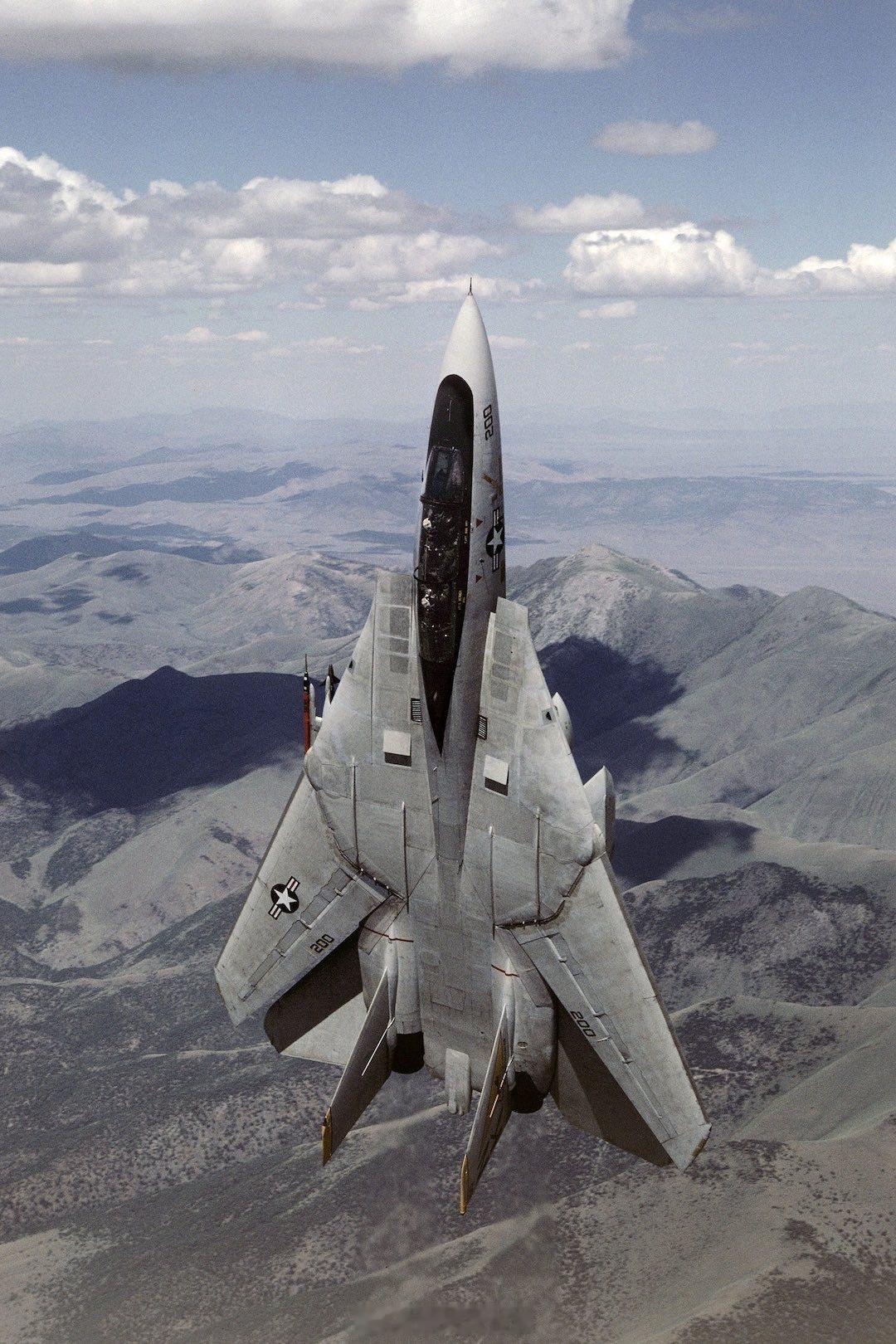 F-14雄猫是真好看，歼-16可以拍一个这种构图烽火问鼎计划​​​