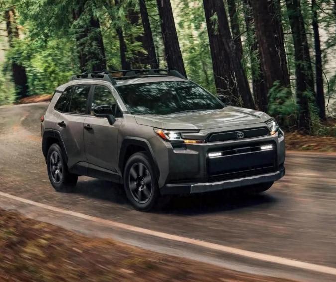 丰田RAV4荣放，紧凑型城市SUV，也就是大家常说的A+级SUV。