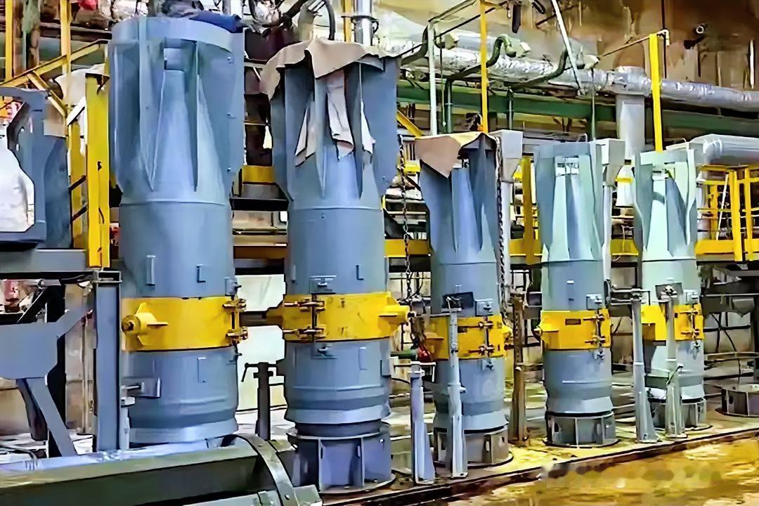 俄军把冷战老炸弹玩出新花样——3吨重的FAB-3000巨型航弹，加装制导套件后变