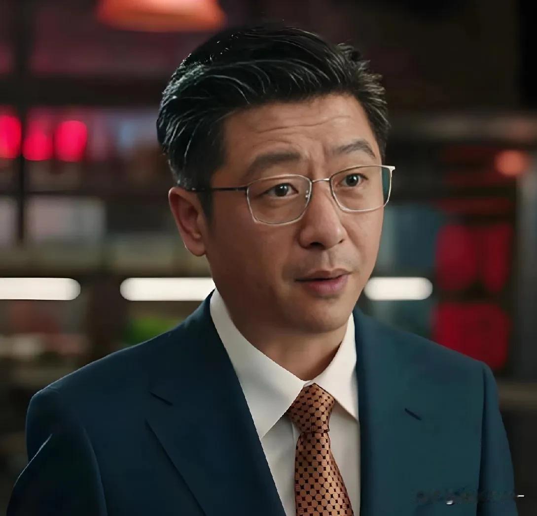 小孩子不会撒谎，直到小女孩叫吴斌爸爸，才知道叶修明也不过是颗棋子，真正的