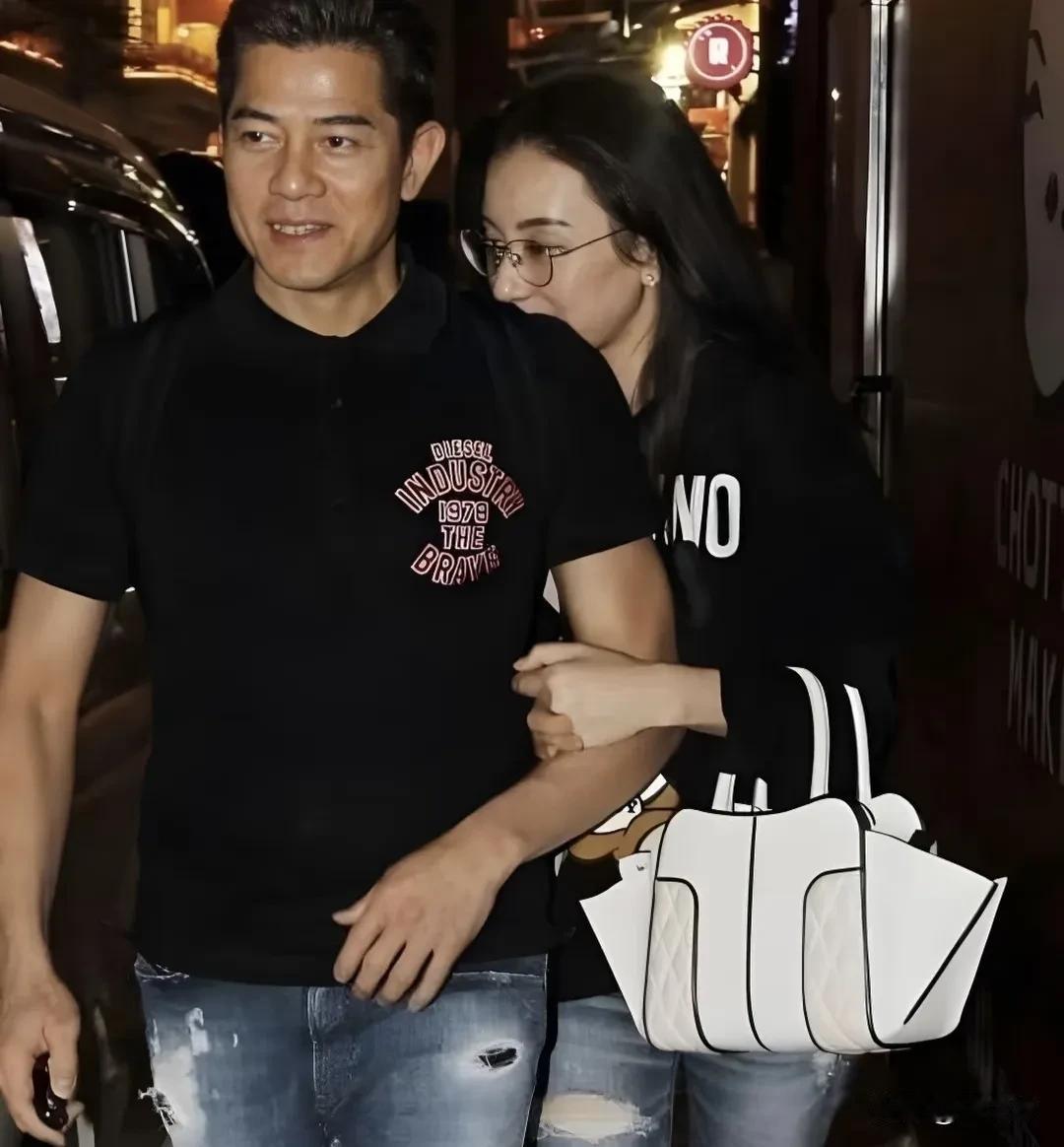 方媛嫁给郭富城靠的可不是年轻和美貌，而是柔弱和小心思，我记得有次方媛在香港机场被