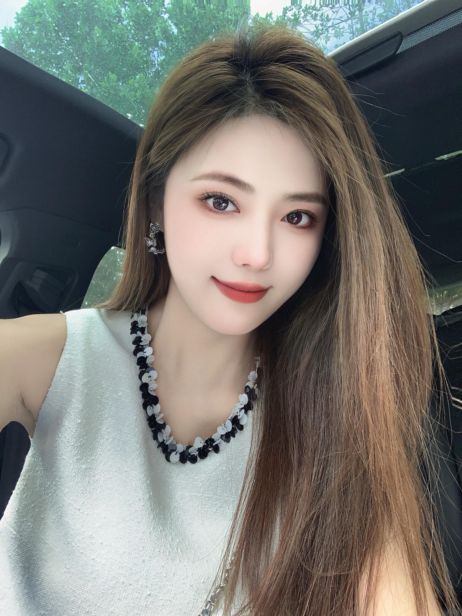 30岁而已 你要允许自己脸上有皱纹 头上有白发 时间不会放过任何人 我...