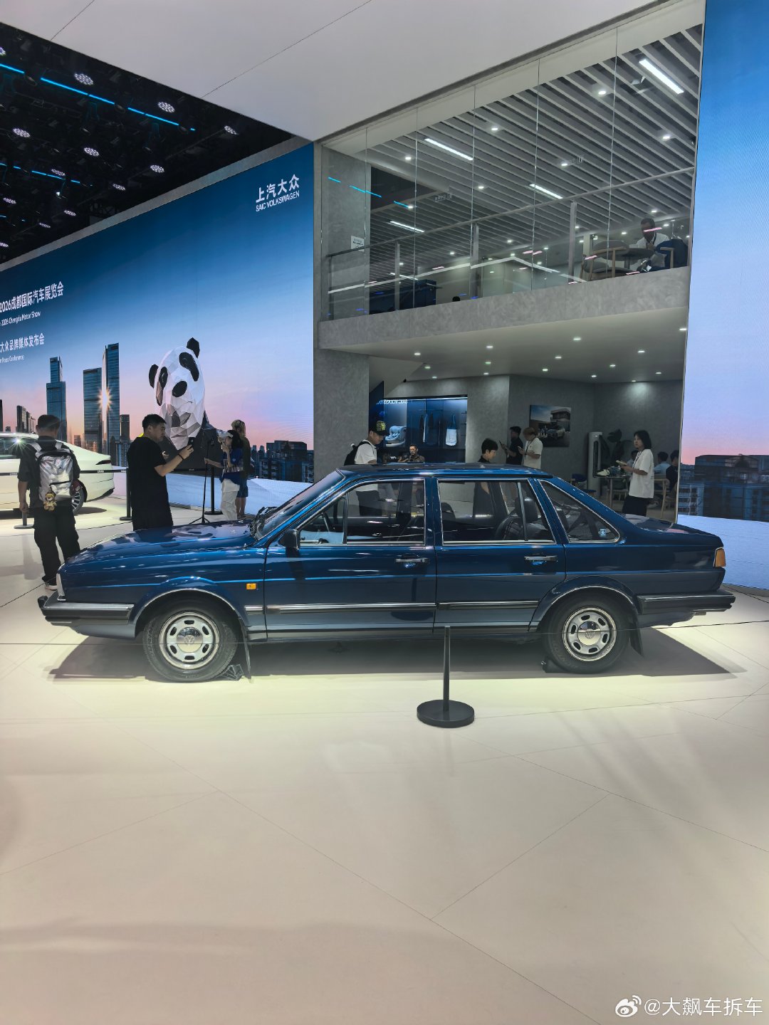一代神车桑塔纳，你喜欢吗？桑塔纳（VolkswagenSantana）是德国大众基于帕萨特B2平台打