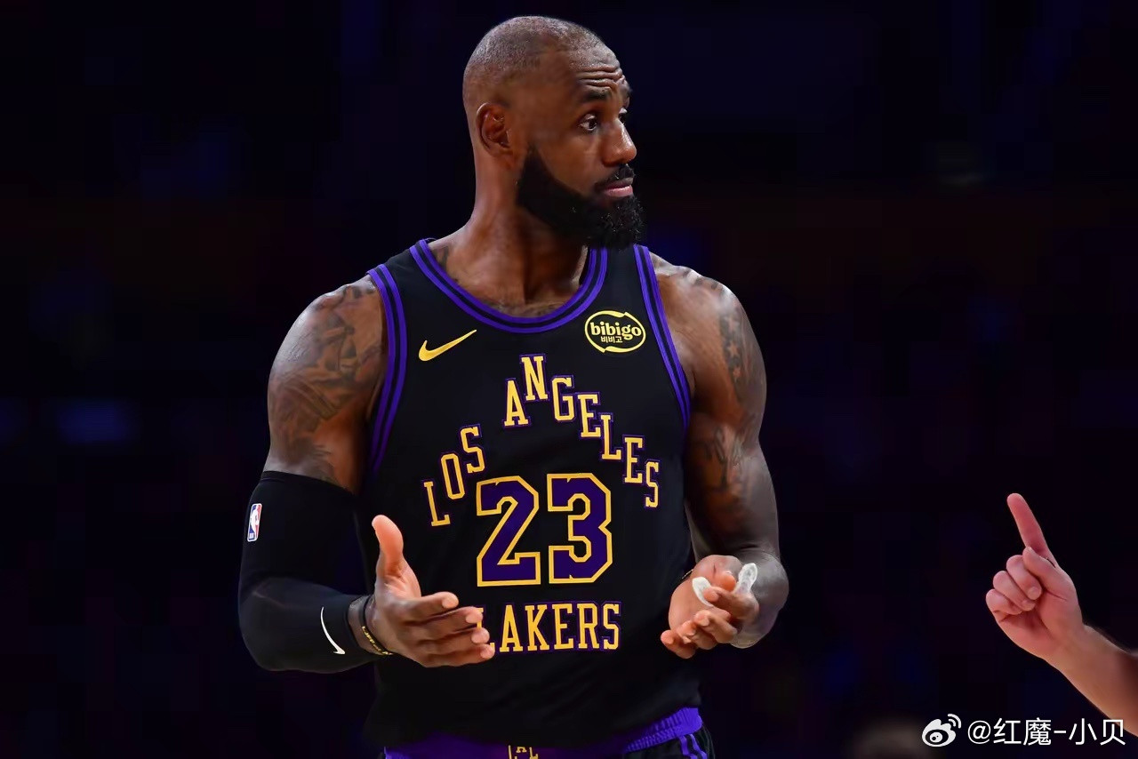 勒布朗·詹姆斯年薪超5000万美金，但明年夏天，他可能连底薪合同都难拿到。41岁