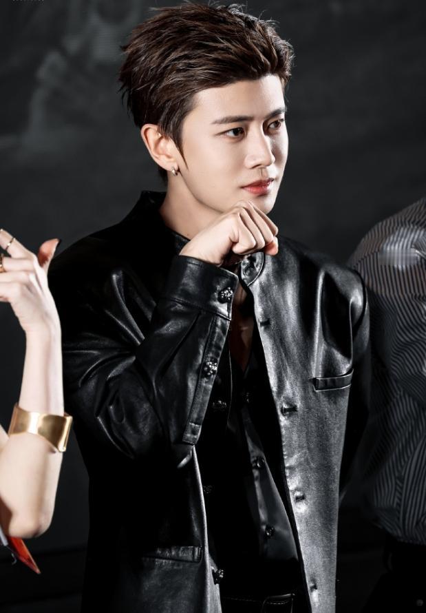 任嘉伦《佳偶天成》云合上涨！任嘉伦《佳偶天成》线下追剧团的状态真的太好了，这部