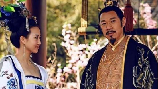 一天，李世民笑眯眯问妹夫薛万彻“听说你与公主结婚数月还未同房？”薛万彻说“公主嫌