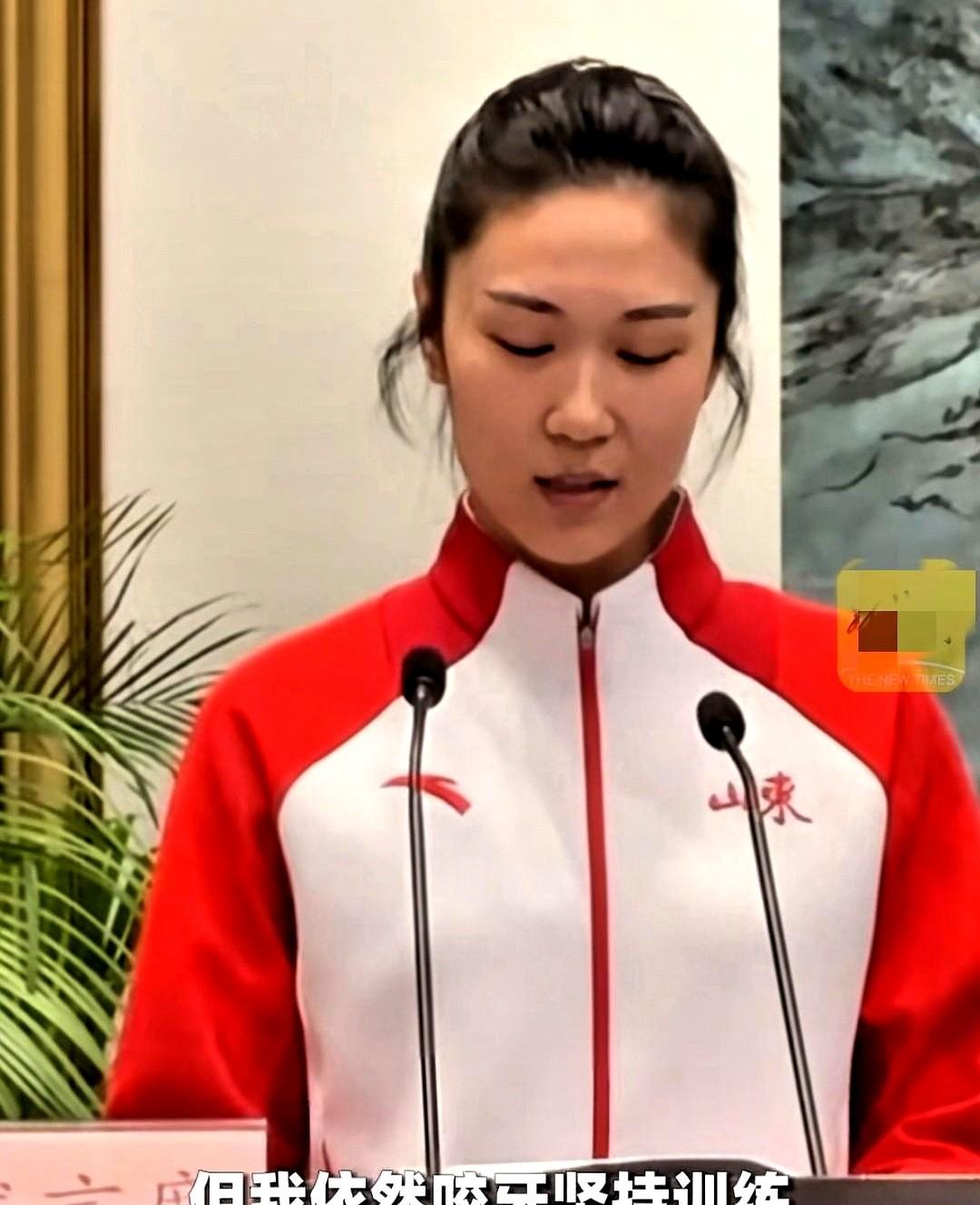 听到王梦洁这个消息！我很敬佩她！不是因为她是个老女排队员，而是她的忍耐力实在太强