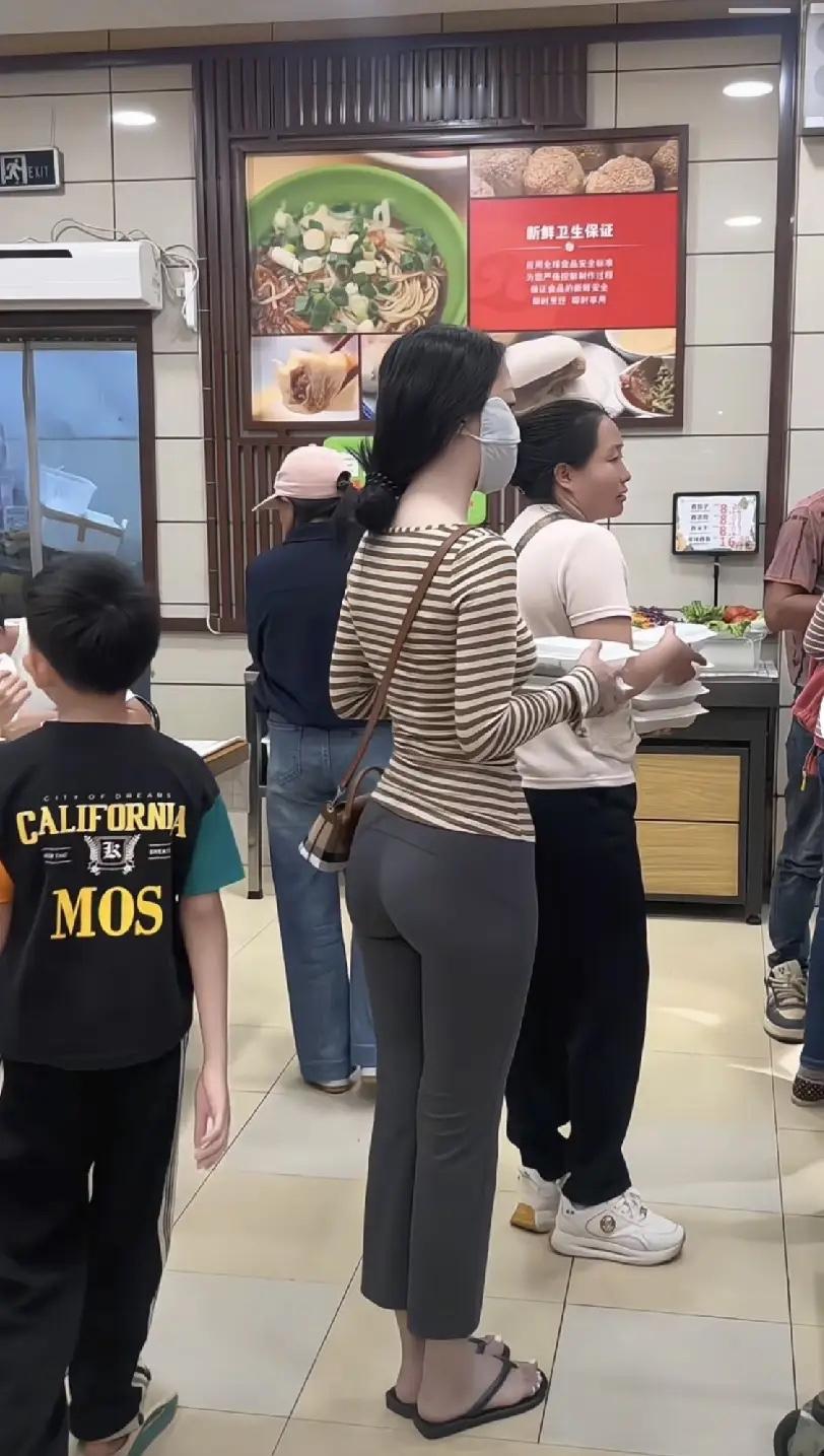 大家说，这种身材，是不是大部分男人都喜欢的类型？
