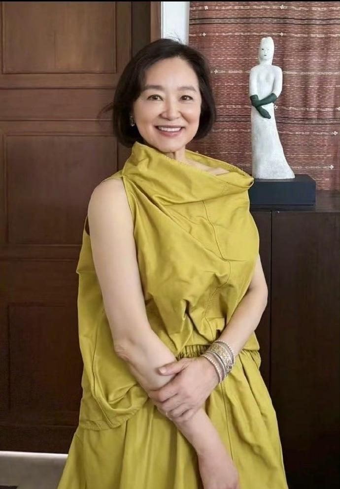 同为女星，琼瑶喜欢自信的林青霞，却认为大S的气质不符合自己的审美。林青霞和大S