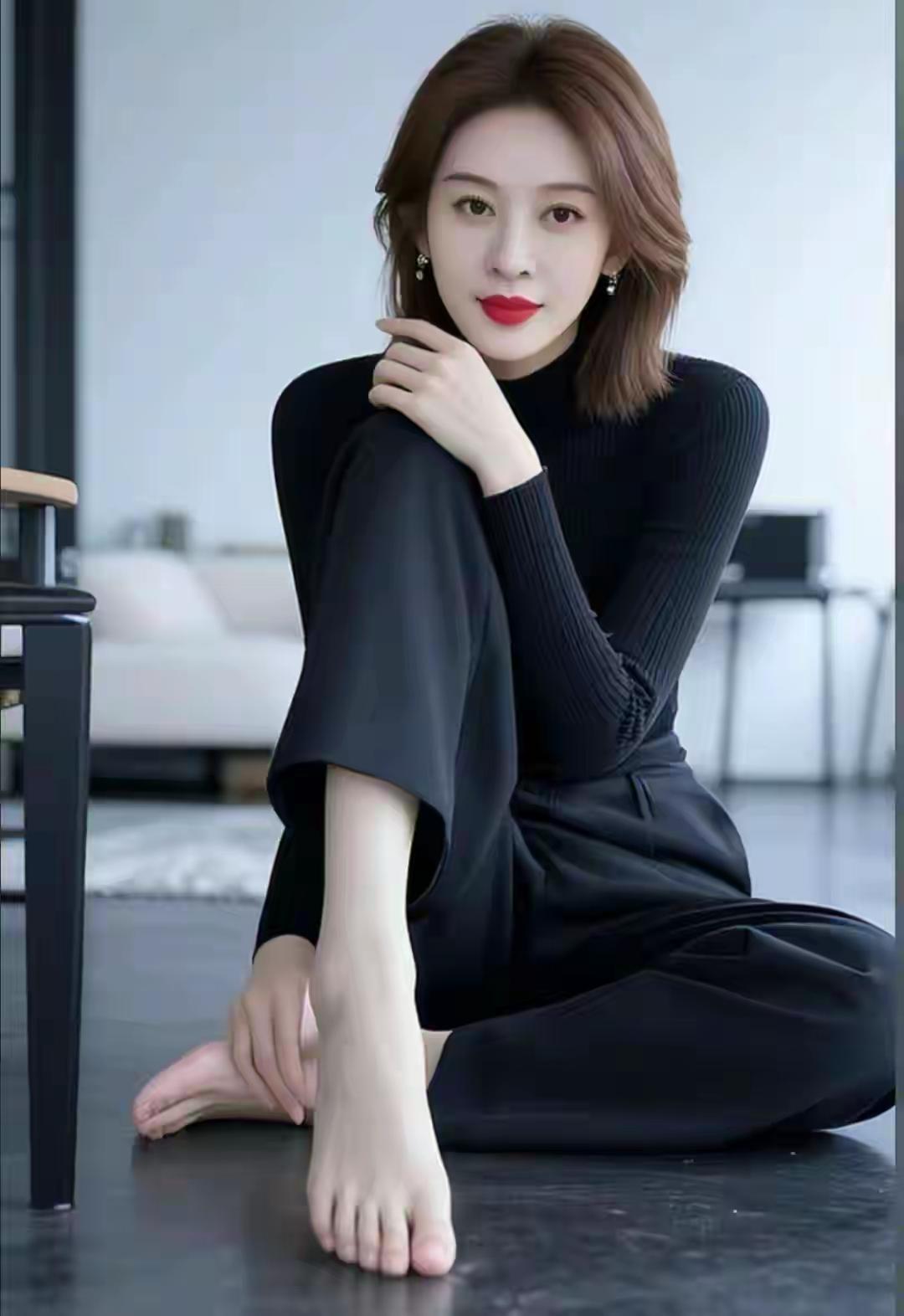 我有个不好的毛病，但凡看到楚楚动人的大美人，就要端详一阵子。不知兄台也有这