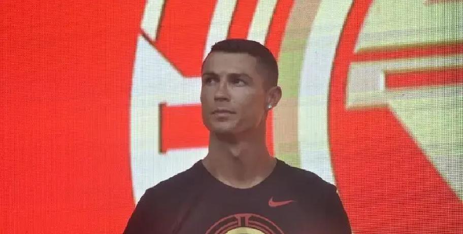 你练得那么舒服，怎么可能变强？2003年曼联训练场，C罗每天加练200次头