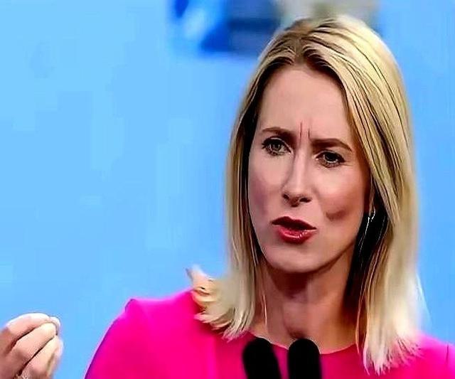 “拿破仑和希特勒，当年也问过同样的问题。”就这一句话，全场鸦雀无声。我跟你说，当