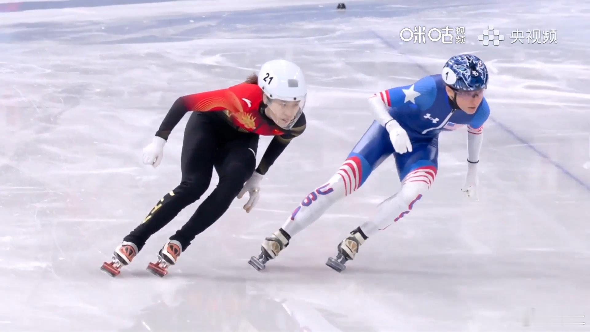 女子短道速滑500米预赛张楚桐获得小组第二，顺利晋级1/4决赛。成绩为43.1