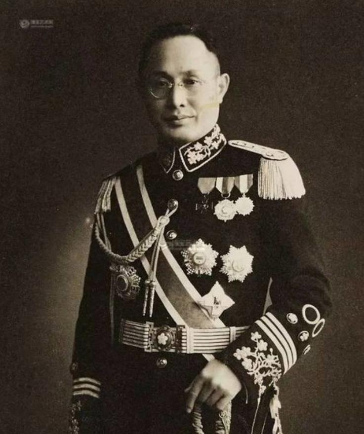 何应钦：毛主席说“绝不接受他投降”，周总理怒斥他是“千古罪人”，蒋介石也坦言想杀