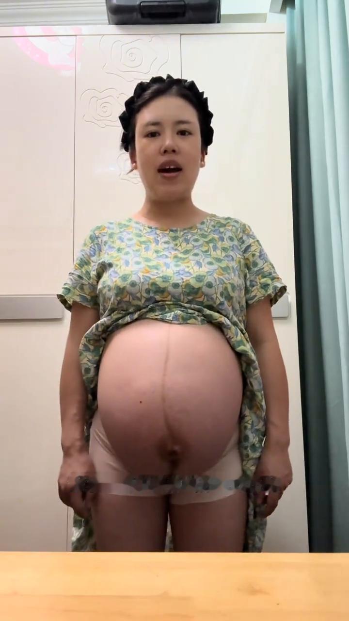 我每一次一发肚子的视频，就有很多人评论肚子是双胞胎、多胞胎还有十胞胎，你当是猪下