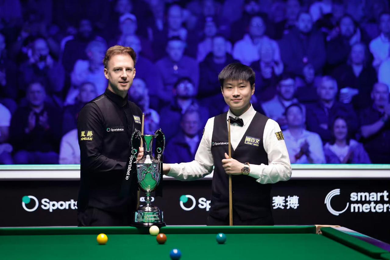 10-3，赵心童赢了特鲁姆普，成就系列赛全满贯！赵心童单赛季连夺世界大奖赛、