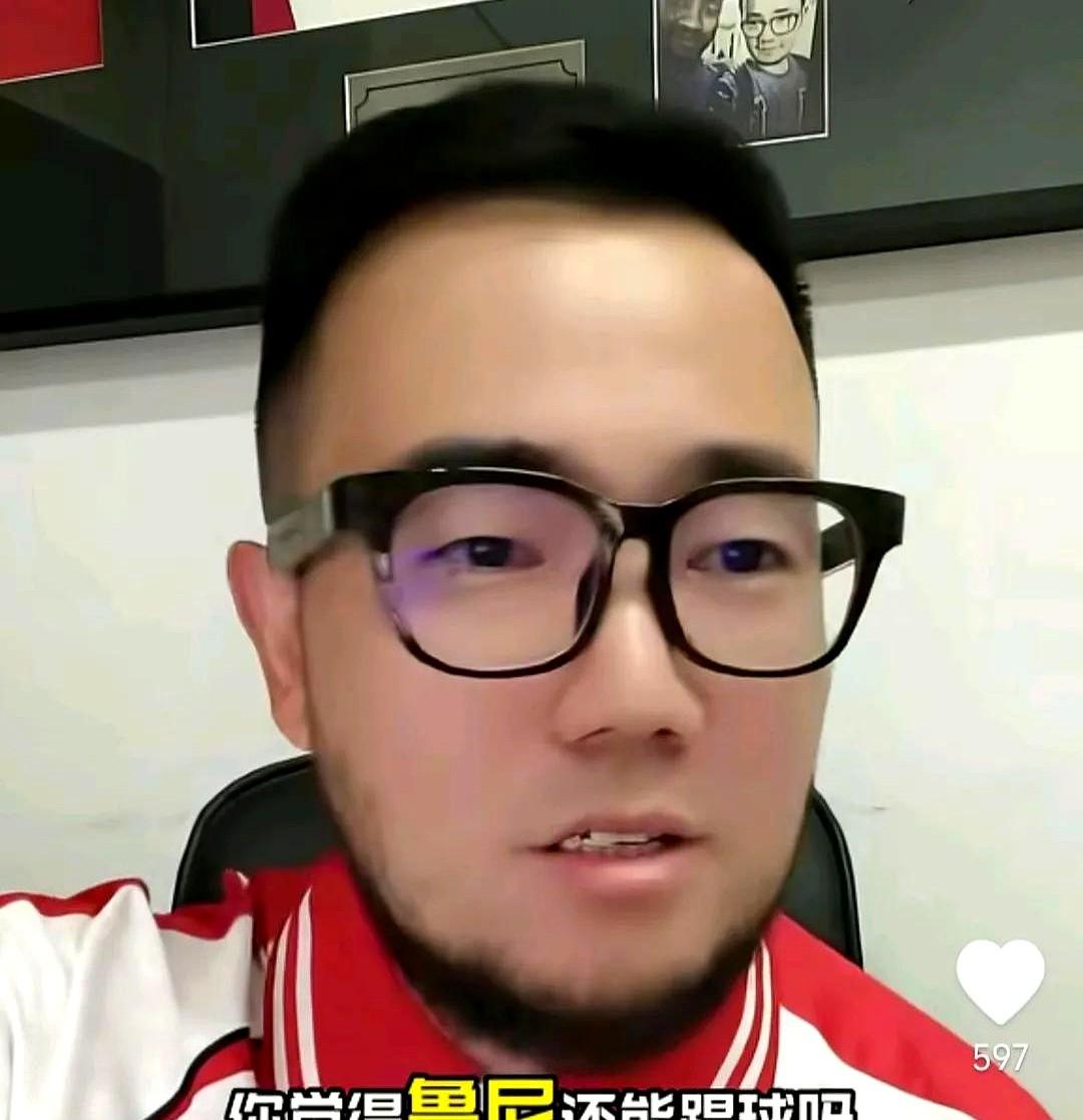 媒体人潘伟力认为，国内年轻球员犯了错要给他们机会。他提到张洪福、唐天翼、卢琦