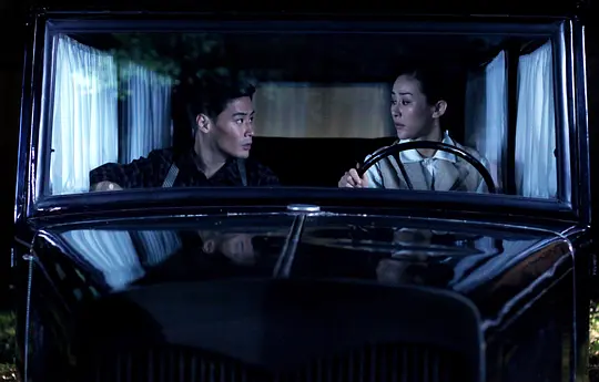 再刷《黎明前的暗战》。近年来的谍战片蔚然成风，但能另树风格，脱颖而出，这部