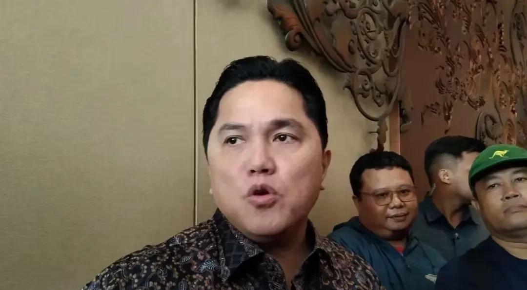 反过来嘲讽国足，印尼国家足球队基本全员荷兰归化，一直被越南泰国等好多国家嘲讽，印