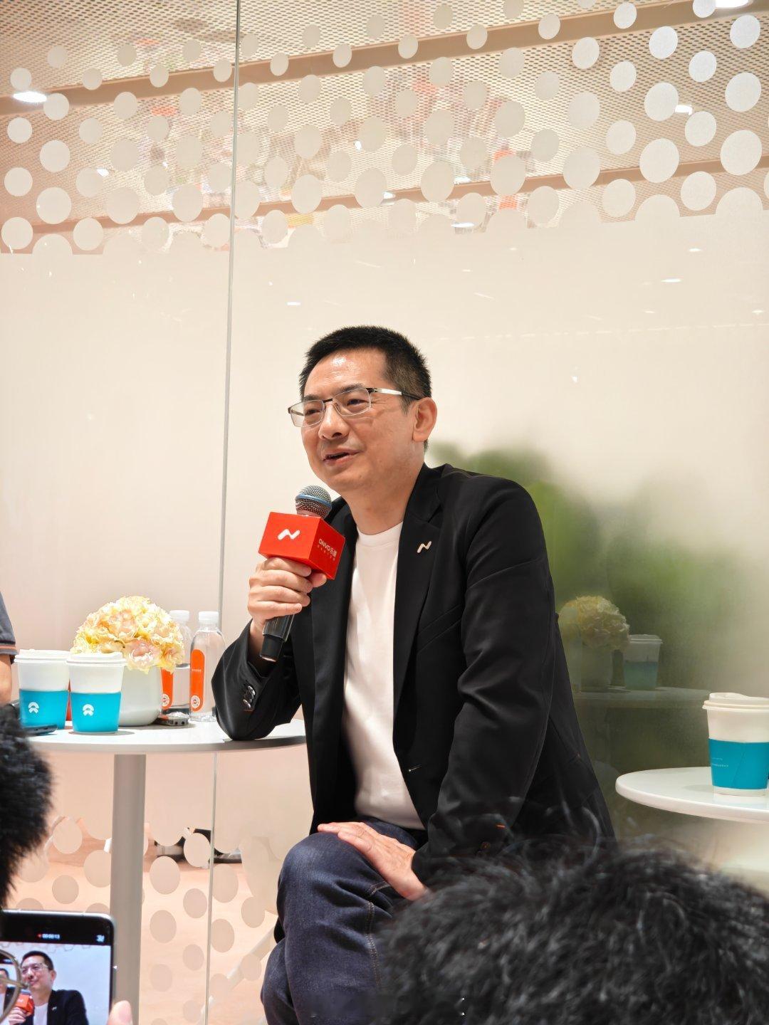 秦力洪：做一个事实性的汇报，在整个蔚来公司，MPV项目还没有立项所以也就是三个品