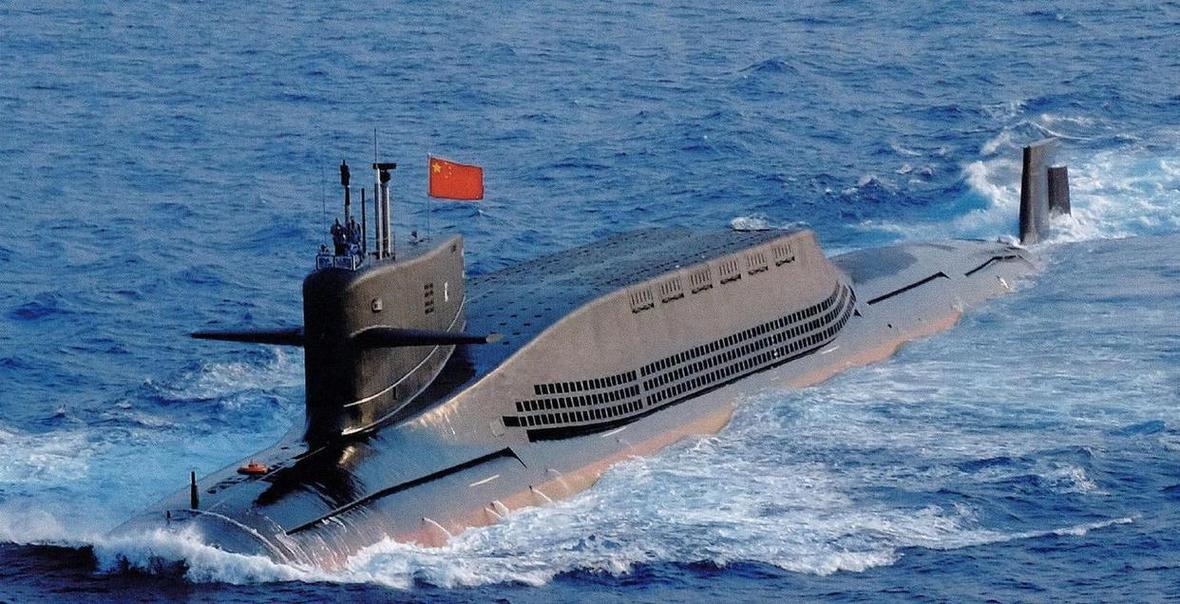 西方低估闹笑话！094硬核数据曝光，深海藏铁拳！我国首度公开094核潜艇核心