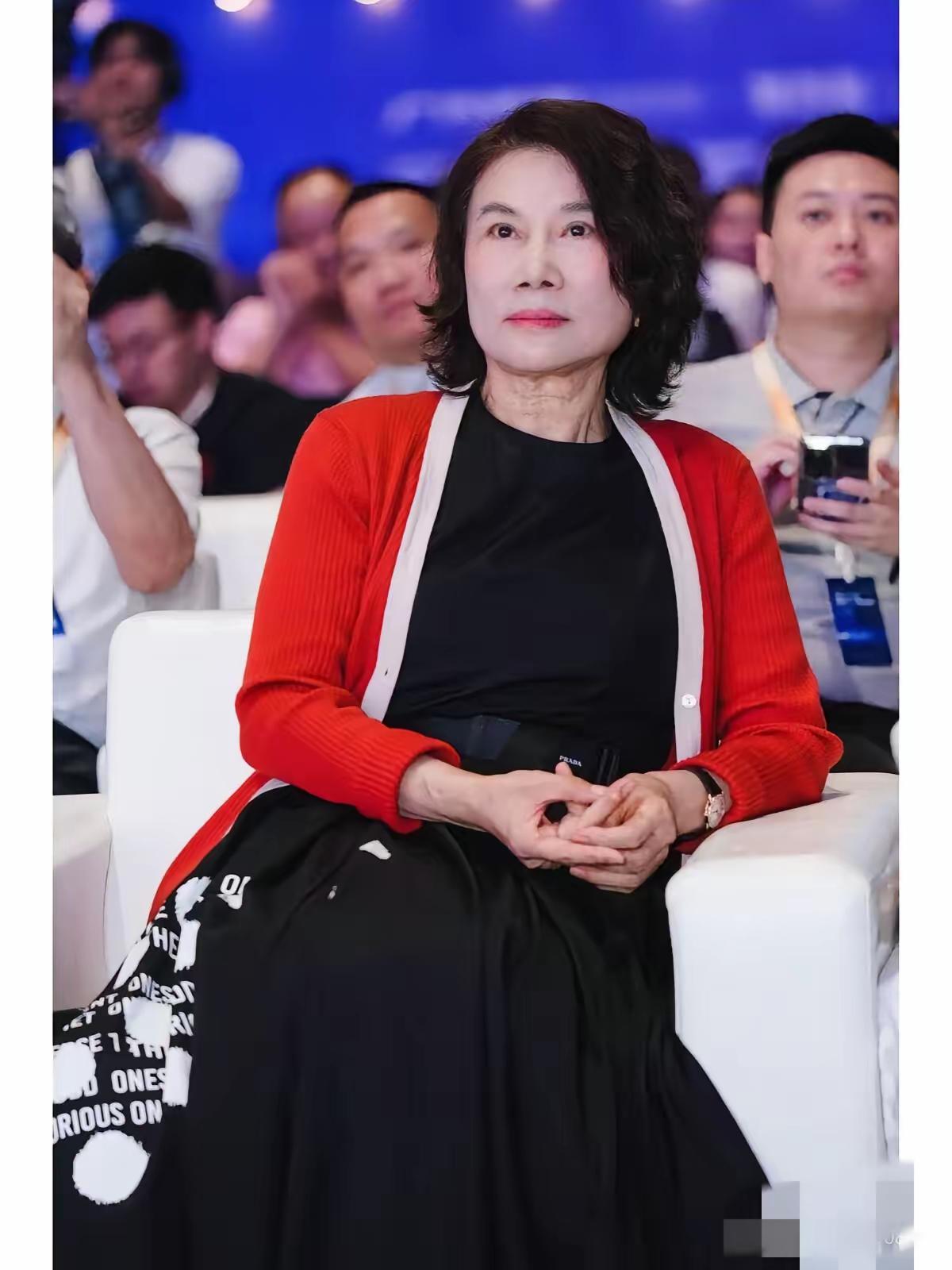 看到格力做空调依然采用铜管我就立马做了个三个决定：1.把全家的空调都换成