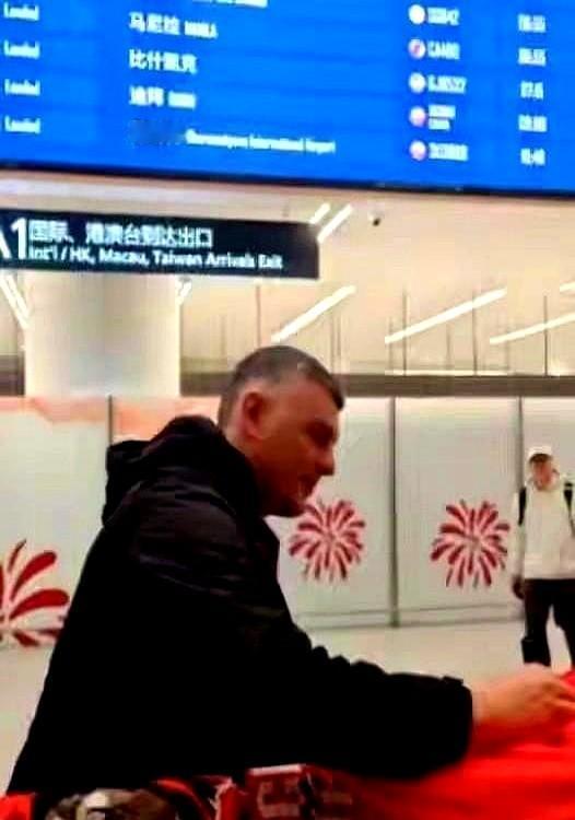 新来的塞尔维亚教练约翰，接了个烫手山芋！成都蓉城这手牌太好了！费利佩、罗慕洛