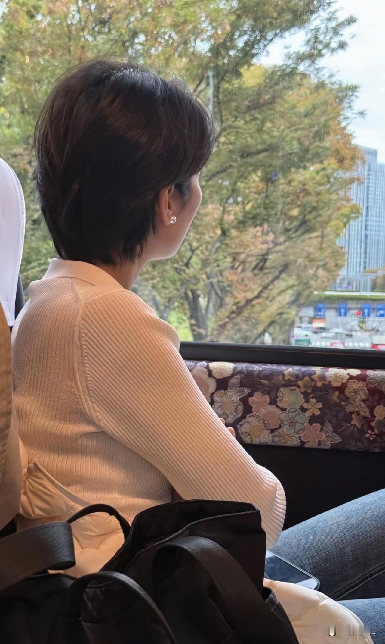 新思维：好父母——“闭嘴给钱，张嘴给心”“好父母该怎么做？”无数人在焦虑中寻