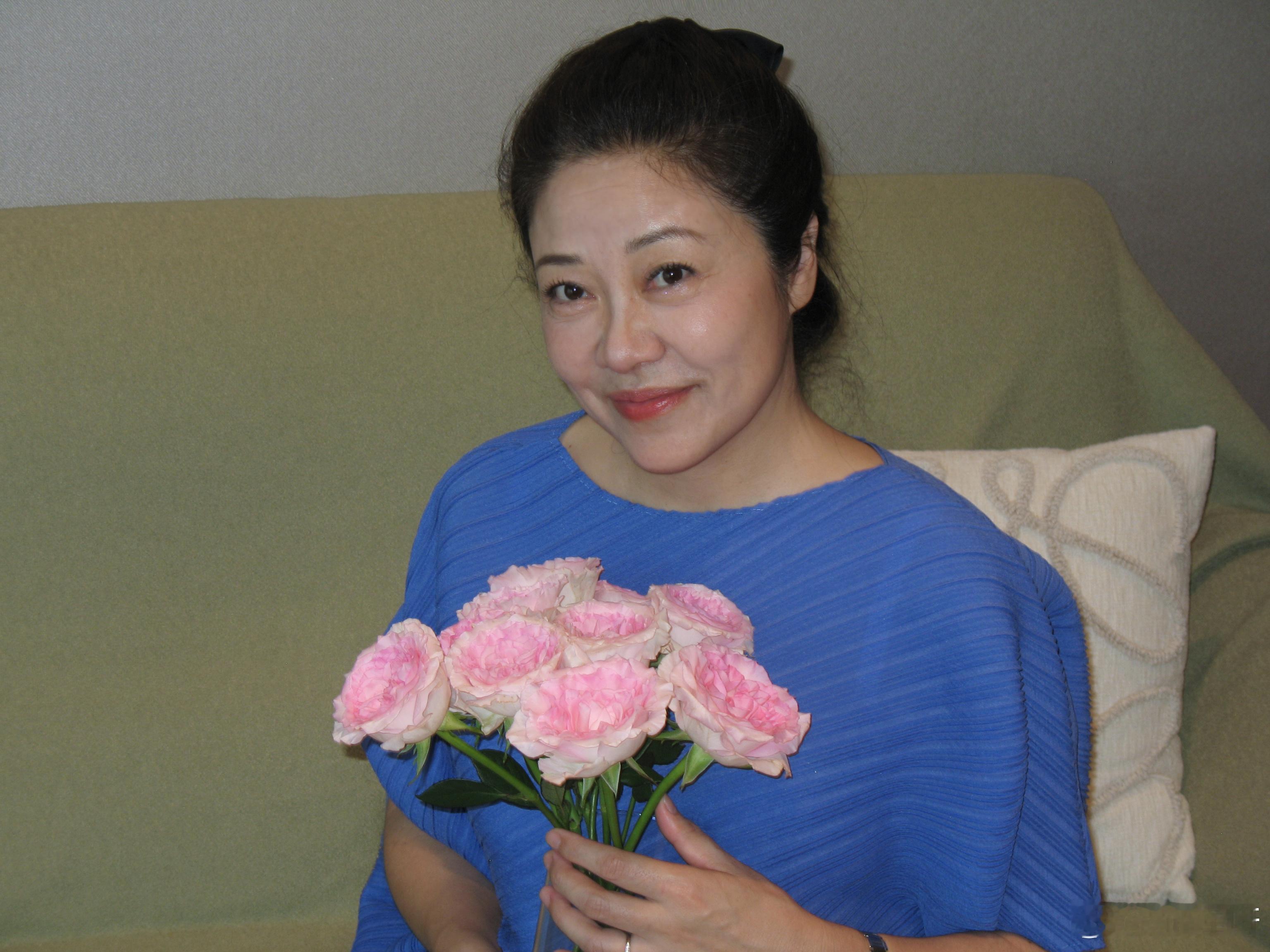 完全骨相美女啊每次都要感叹我妈颞区长得太完美了吧