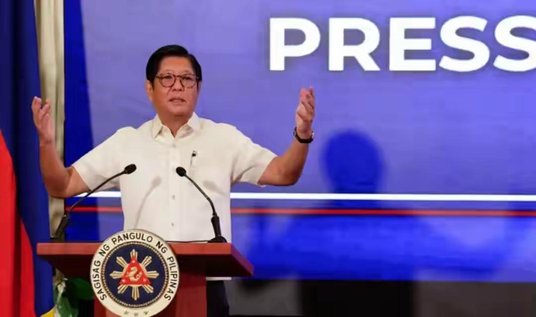 菲方双线叫板还逼解放军后撤？话音刚落，中国舰船直抵菲北部亮态度！见过嚣张的