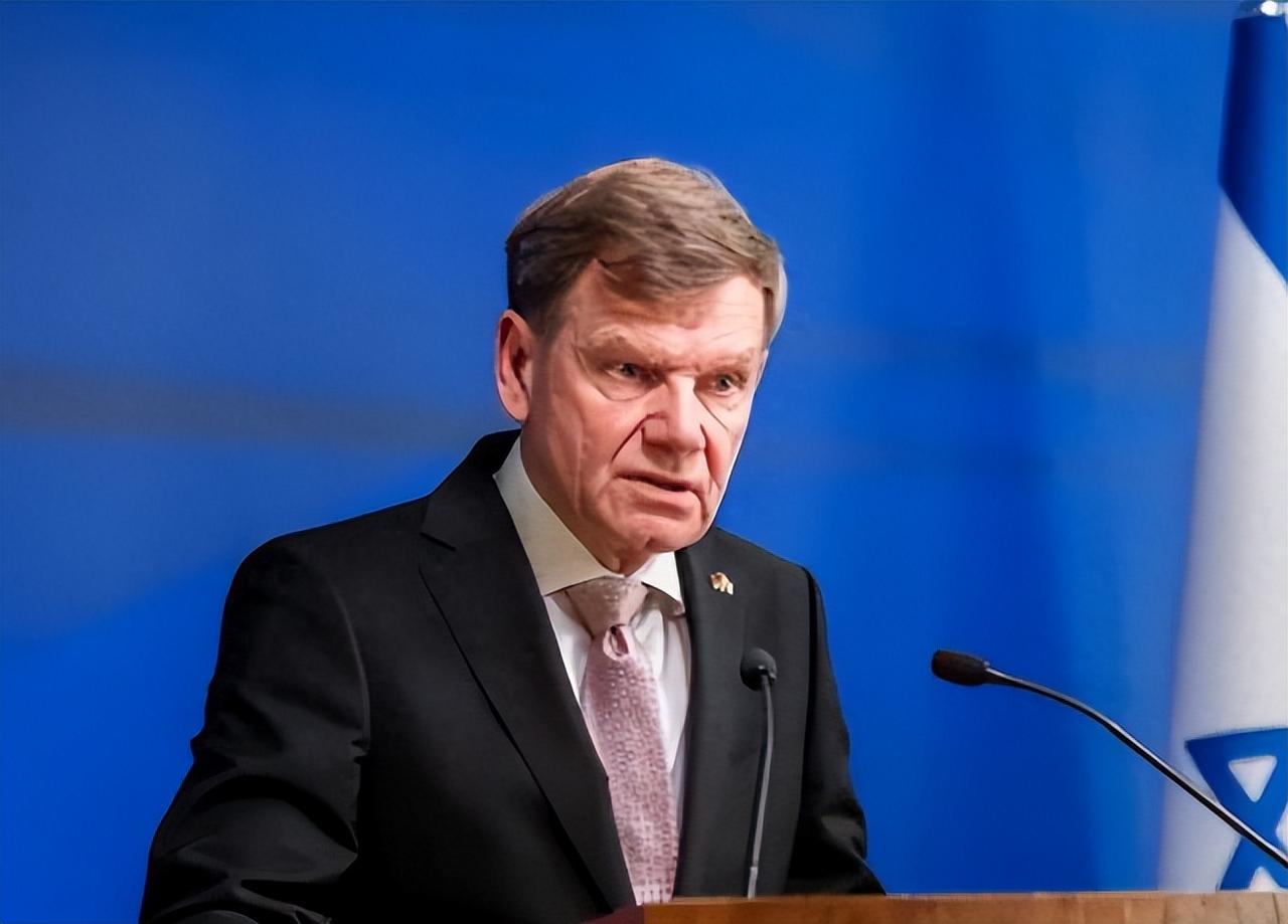 法国刚走德国后脚就到？这哪里是访问，分明是来“抢救供应链”！对于现在的欧洲，中国