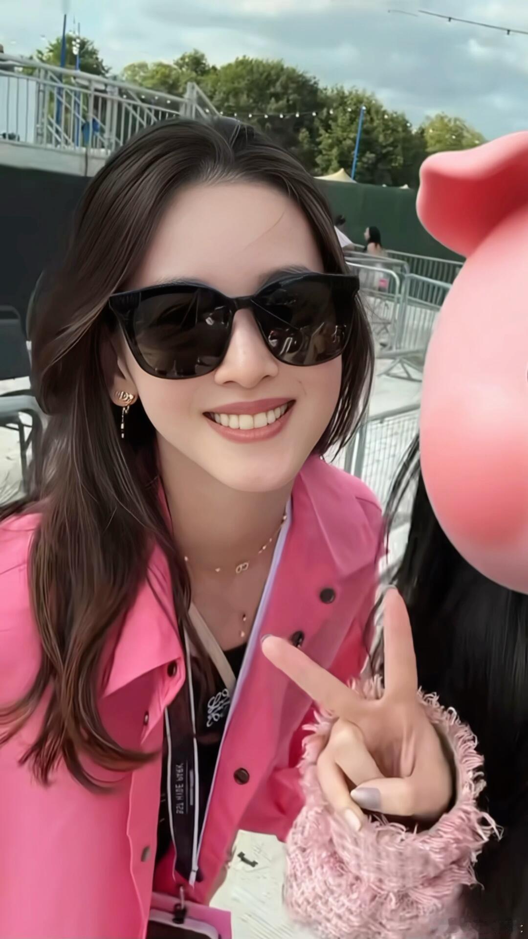 伦敦偶遇章泽天看音乐节章泽天带女儿看音乐节伦敦偶遇章泽天看音乐节​​​
