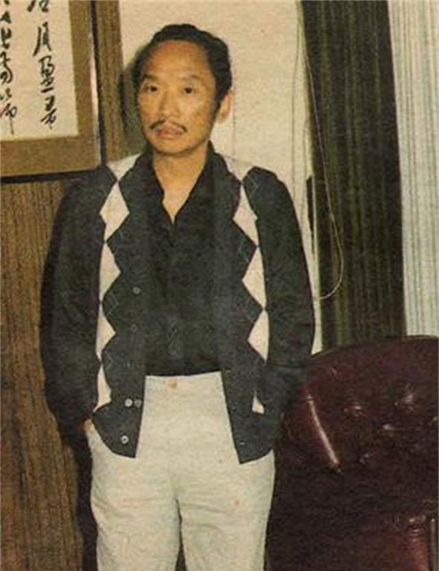 古龙一生风流潇洒，却只把《天涯明月刀》版权作为儿子的唯一抚养费，这背后有怎样的故
