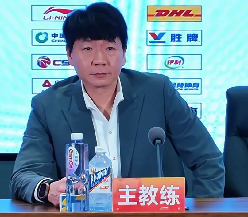 徐杰22分8助攻5篮板，广东力克山东，赛后邱彪指导这样评价徐杰:“说实话，我