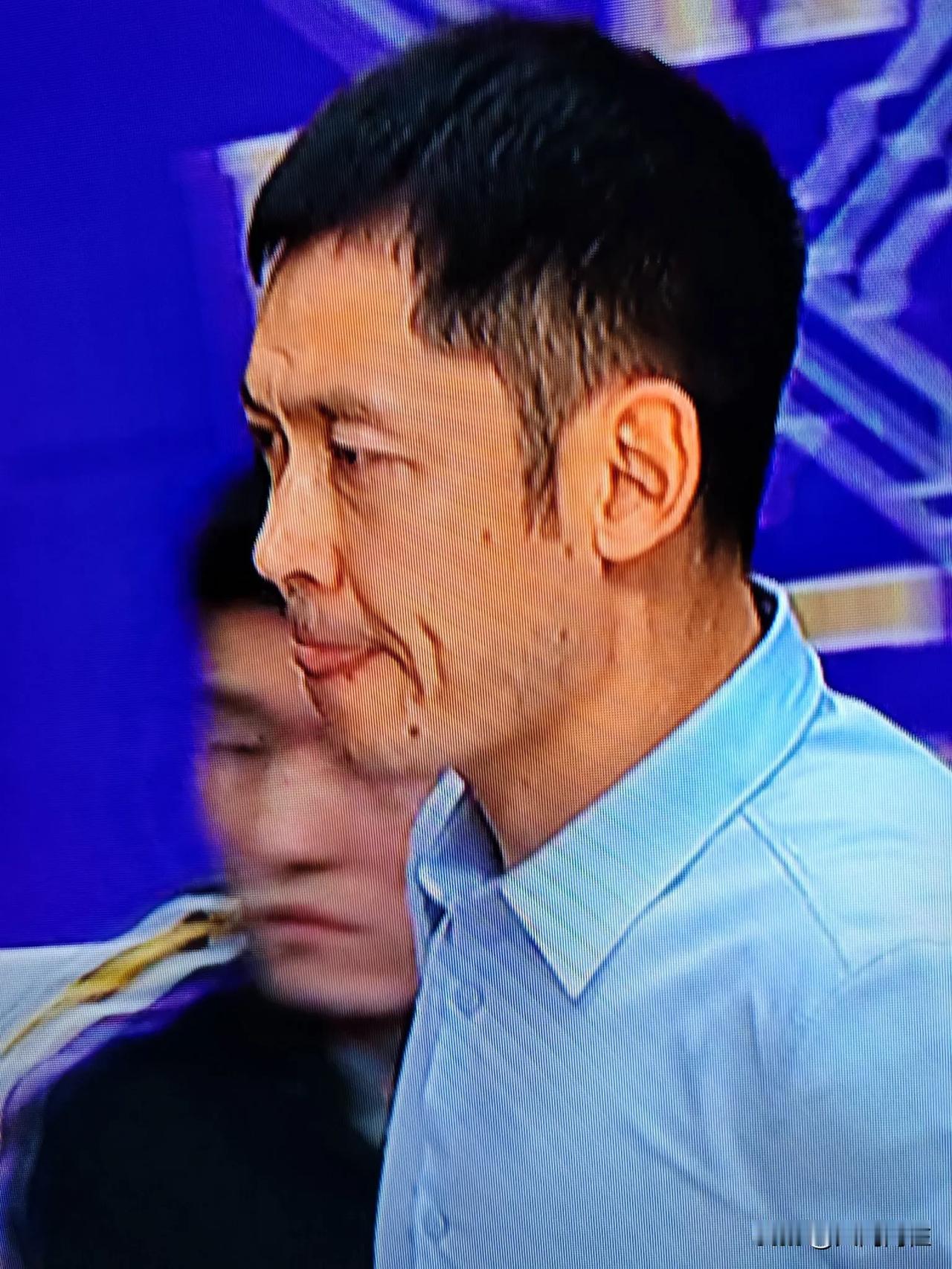 张庆鹏没有使北控稳定输出！18轮过后7胜11负已沦为中下游球队，最要命的是这支京