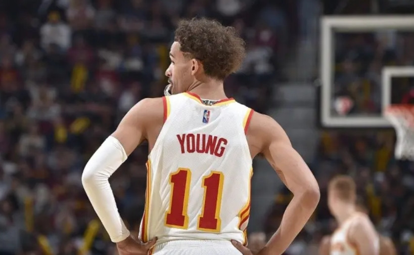 还看不明白吗？特雷杨复出，老鹰五连败！在特雷杨复出前，老鹰队在杰伦约翰逊的带领